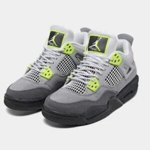 AIR JORDAN RETRO 4 SE 95 NEON GREEN SIZE BIG KIDS 5Y